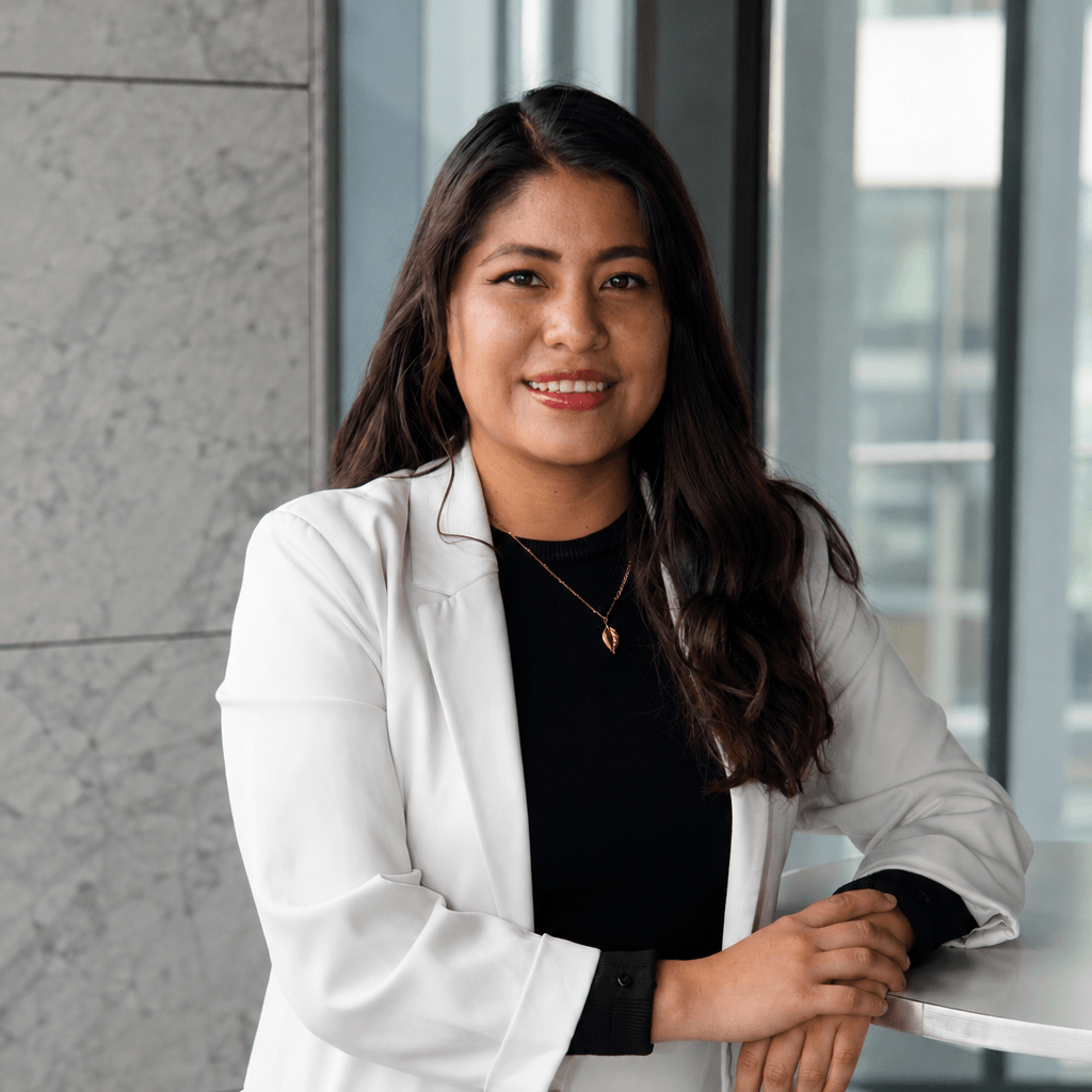 Ab. Carolina Alvarado